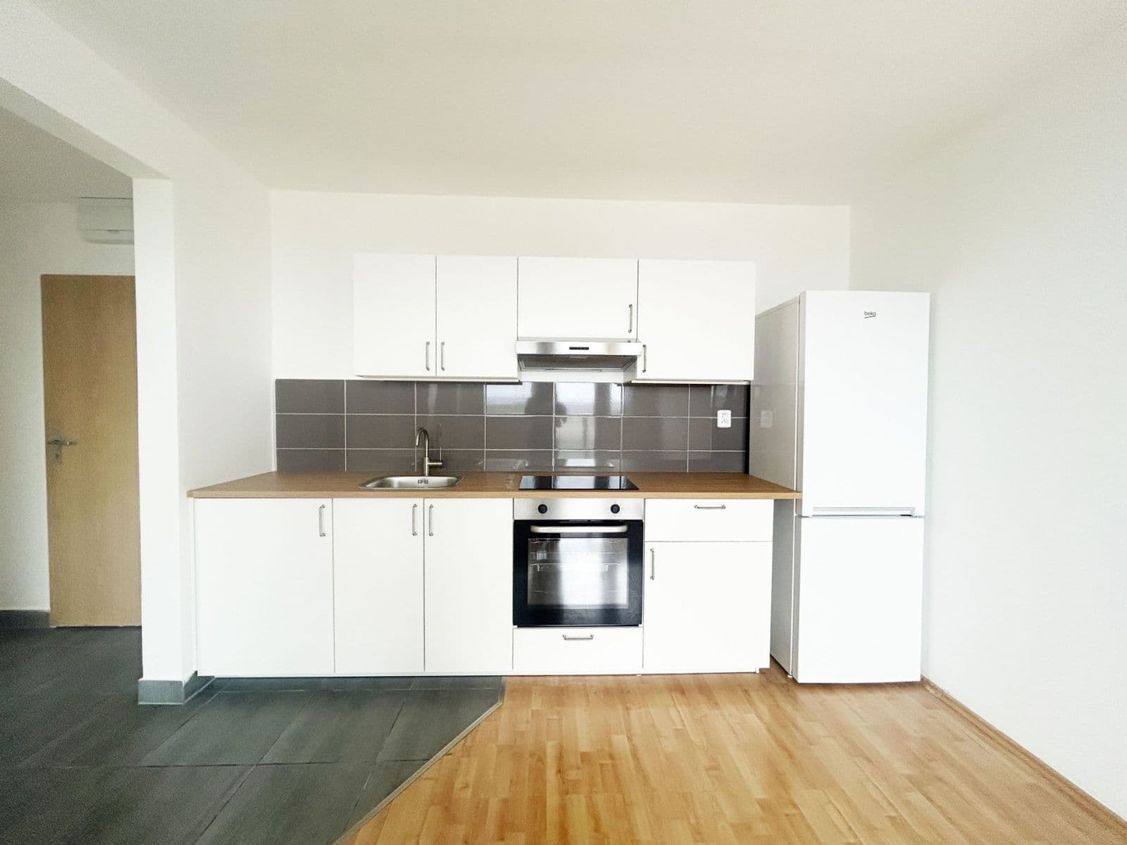 Prenájom bytu 2-izbový 33 m², Jabloňová, Praha, Praha Prenájom bytu 2-izbový 33 m², Jabloňová, Praha, Praha