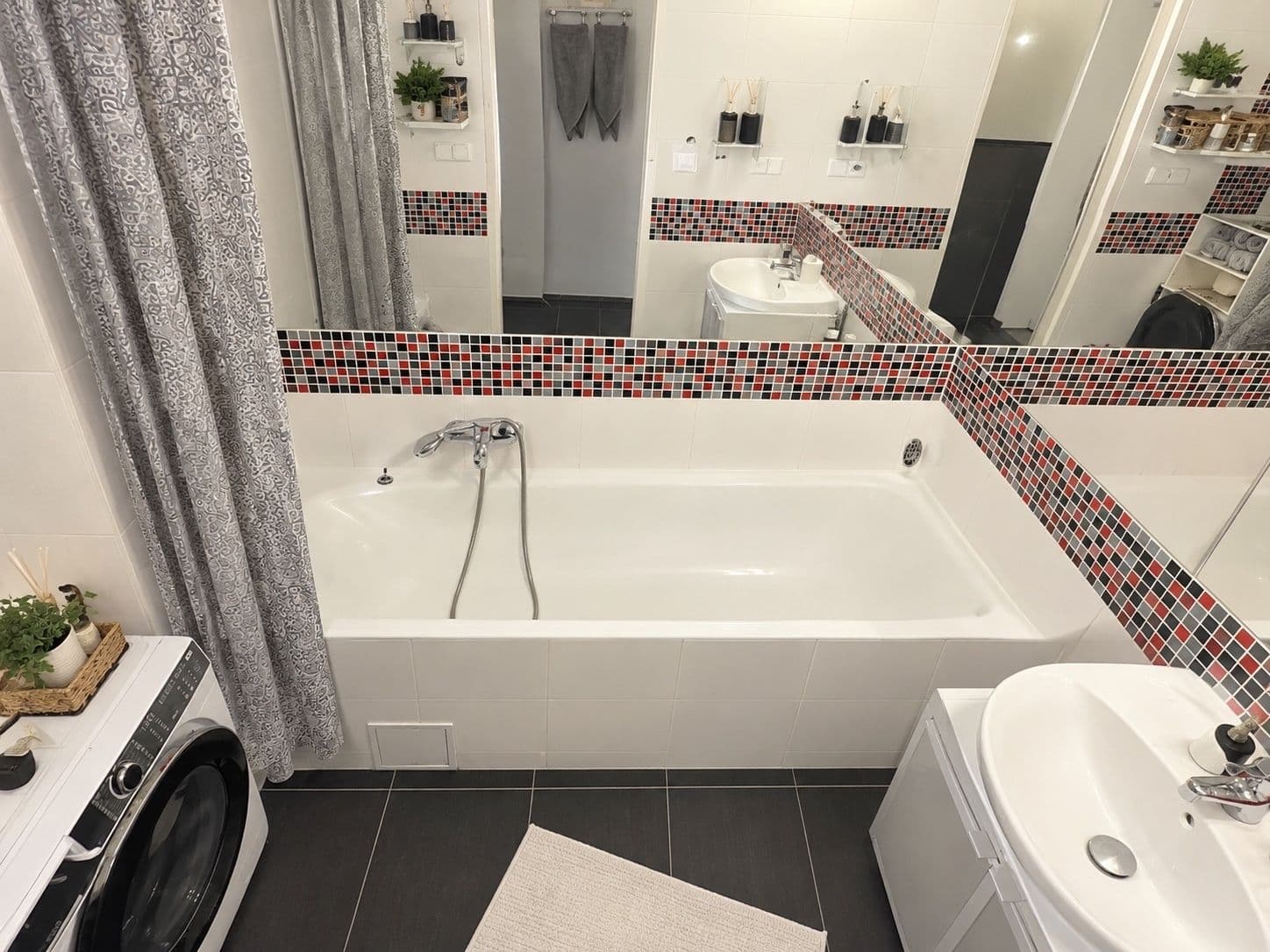 Prenájom bytu 3-izbový 75 m², V Horní Stromce, Praha, Praha Prenájom bytu 3-izbový 75 m², V Horní Stromce, Praha, Praha