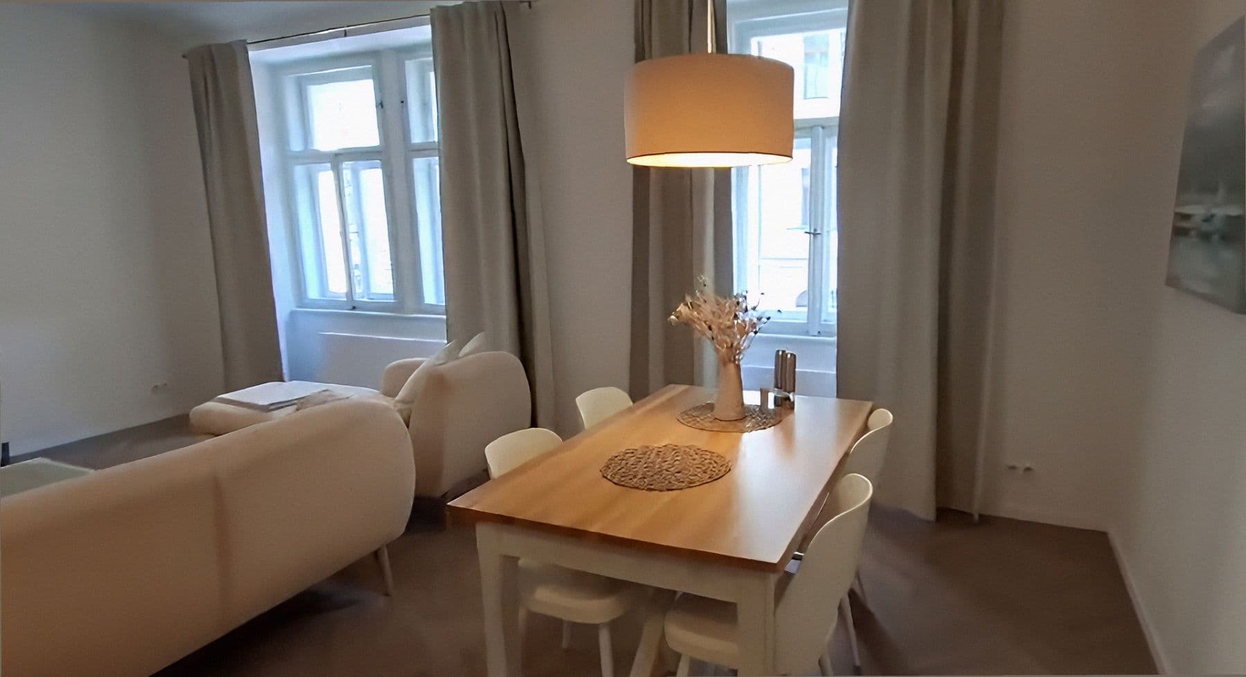 Prenájom bytu 2-izbový 84 m², Žatecká, Praha, Praha Prenájom bytu 2-izbový 84 m², Žatecká, Praha, Praha