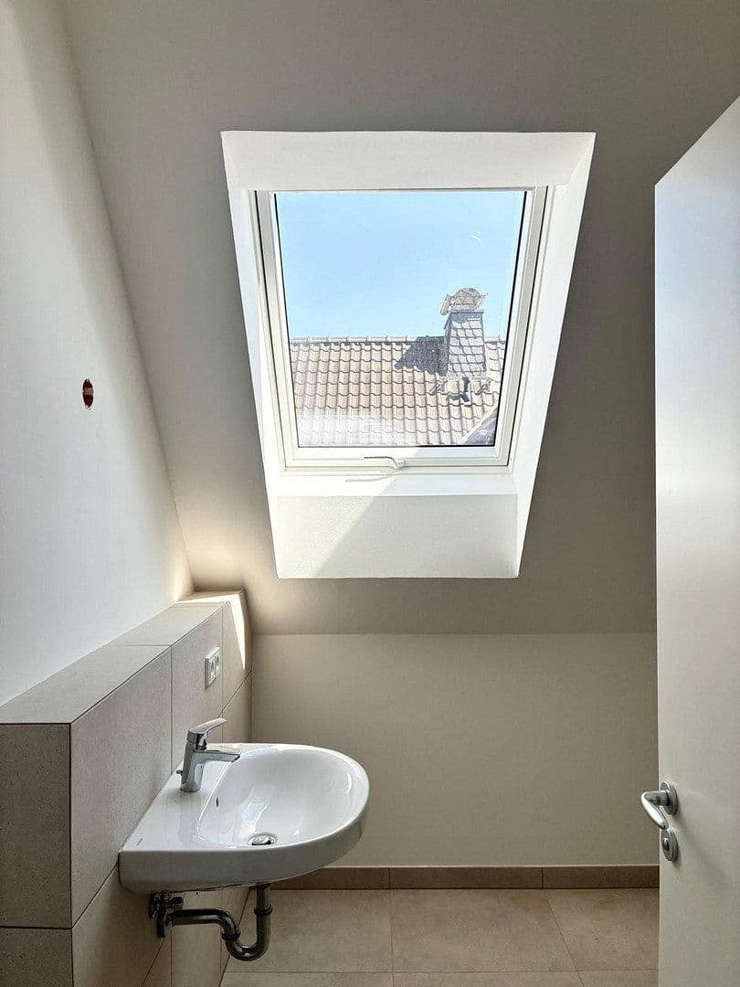 Prenájom bytu 4-izbový 140 m², Köln, Severné Porýnie - Westfálsko Prenájom bytu 4-izbový 140 m², Köln, Severné Porýnie - Westfálsko