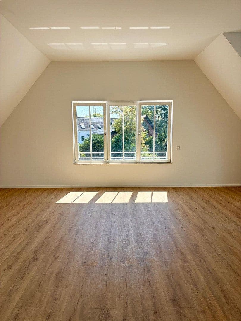 Prenájom bytu 4-izbový 140 m², Köln, Severné Porýnie - Westfálsko Prenájom bytu 4-izbový 140 m², Köln, Severné Porýnie - Westfálsko