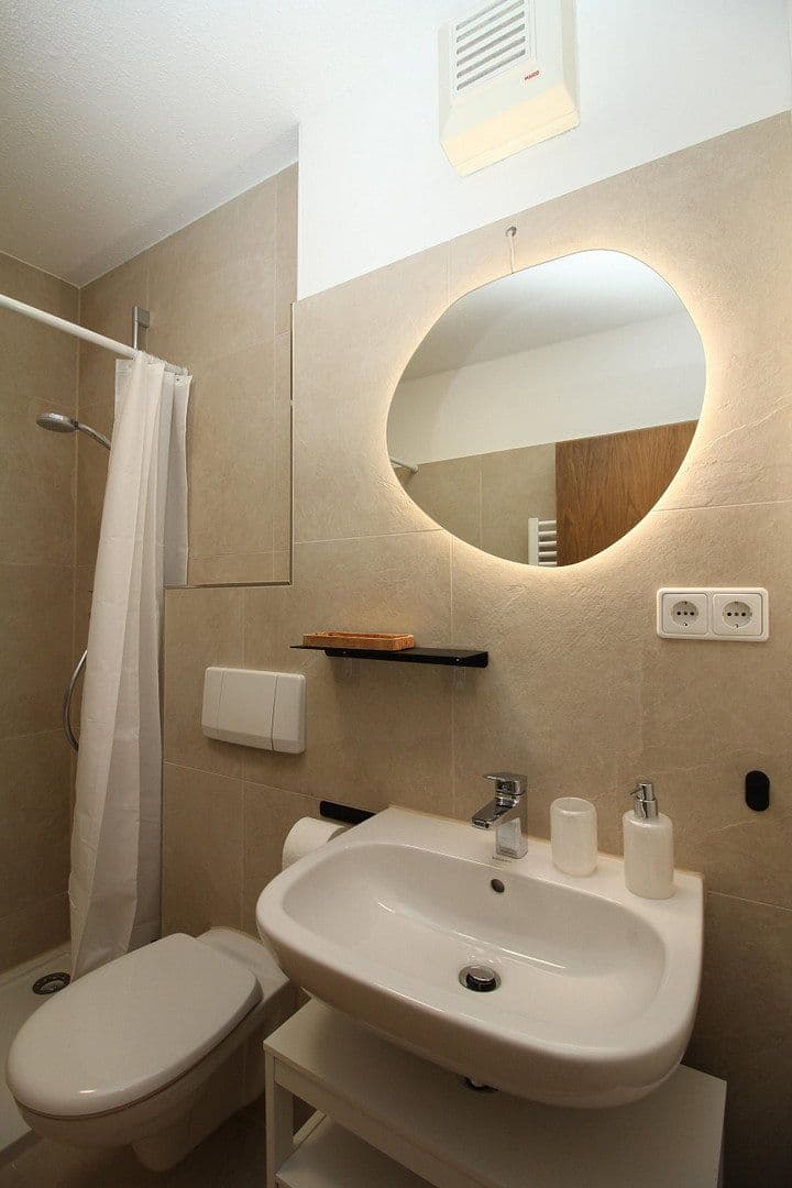 Prenájom bytu 1-izbový 33 m², Seehausener Allee 30, Leipzig, Sasko Prenájom bytu 1-izbový 33 m², Seehausener Allee 30, Leipzig, Sasko