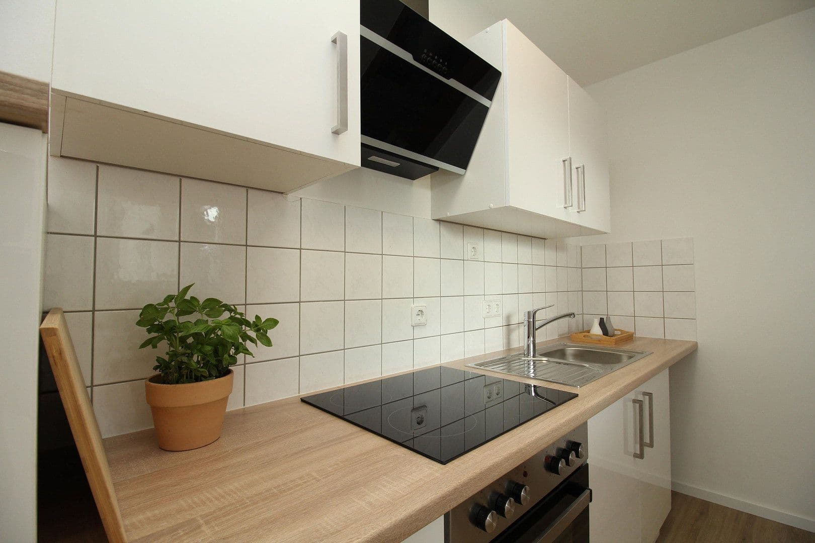 Prenájom bytu 1-izbový 33 m², Seehausener Allee 30, Leipzig, Sasko Prenájom bytu 1-izbový 33 m², Seehausener Allee 30, Leipzig, Sasko
