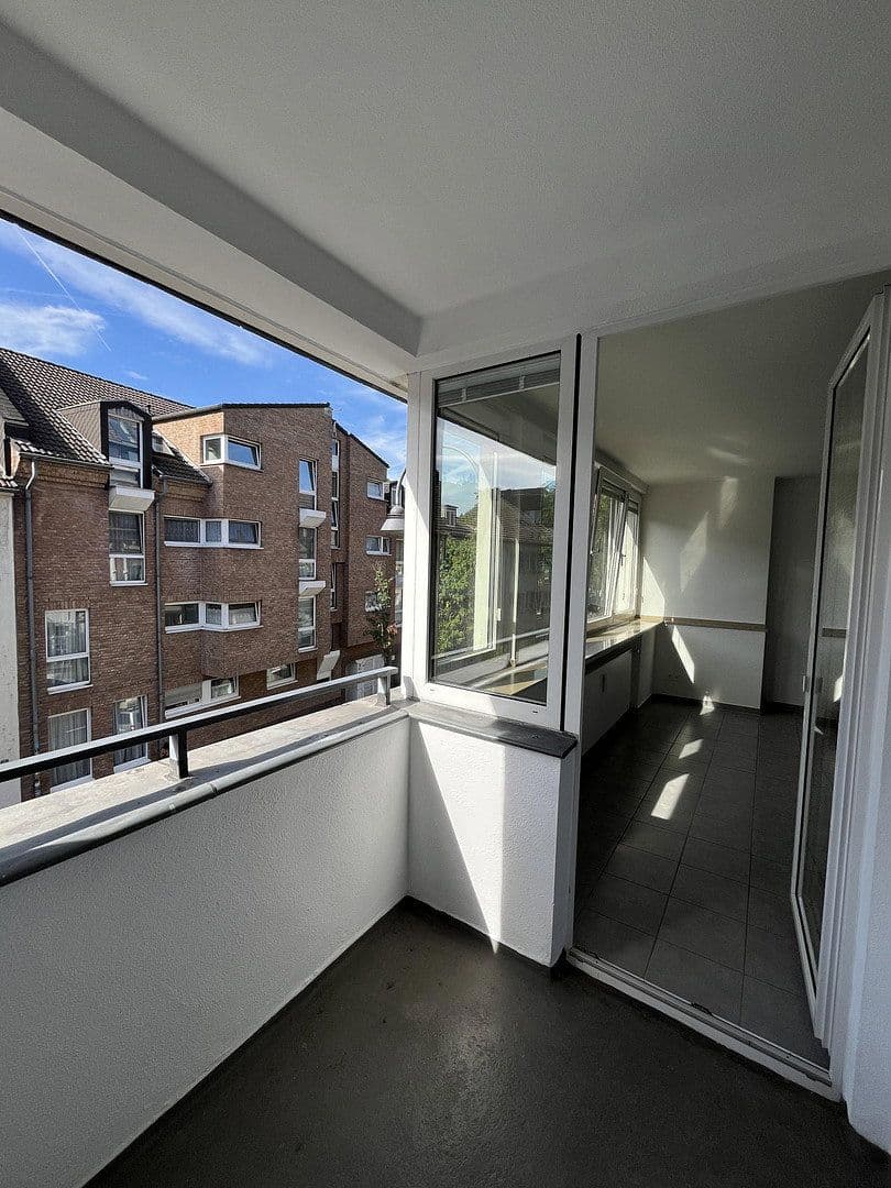 Prenájom bytu 3-izbový 87 m², Mülheimer Freiheit, Köln, Severné Porýnie - Westfálsko Prenájom bytu 3-izbový 87 m², Mülheimer Freiheit, Köln, Severné Porýnie - Westfálsko