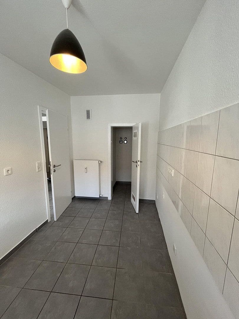 Prenájom bytu 3-izbový 87 m², Mülheimer Freiheit, Köln, Severné Porýnie - Westfálsko Prenájom bytu 3-izbový 87 m², Mülheimer Freiheit, Köln, Severné Porýnie - Westfálsko