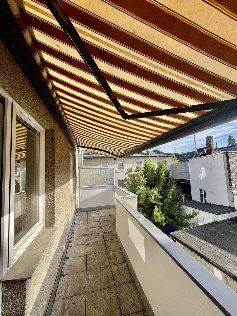 Prenájom bytu 3-izbový 87 m², Mülheimer Freiheit, Köln, Severné Porýnie - Westfálsko Prenájom bytu 3-izbový 87 m², Mülheimer Freiheit, Köln, Severné Porýnie - Westfálsko