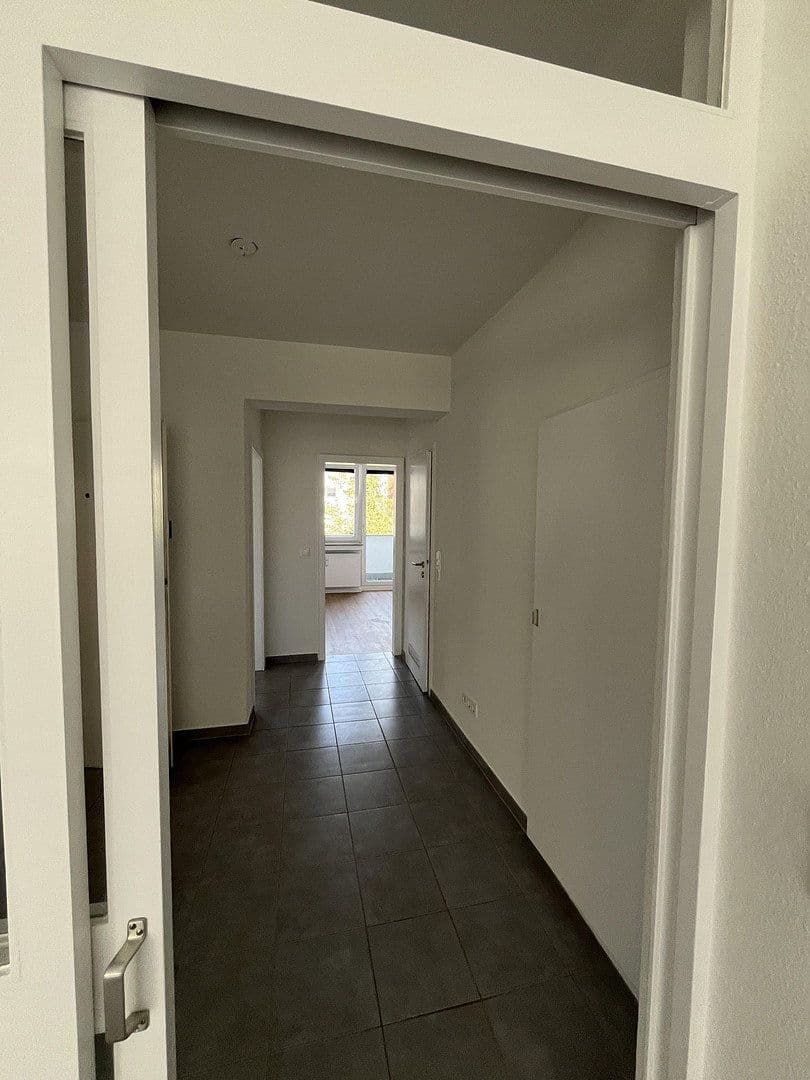 Prenájom bytu 3-izbový 87 m², Mülheimer Freiheit, Köln, Severné Porýnie - Westfálsko Prenájom bytu 3-izbový 87 m², Mülheimer Freiheit, Köln, Severné Porýnie - Westfálsko