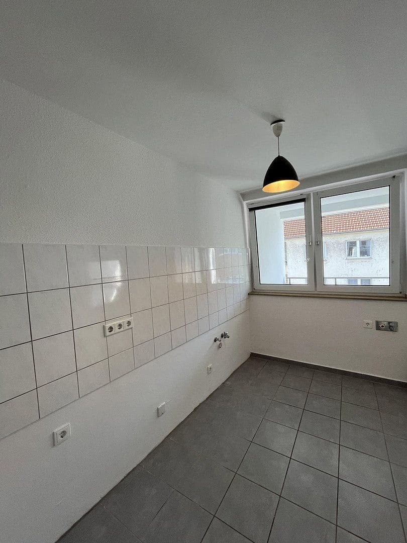 Prenájom bytu 3-izbový 87 m², Mülheimer Freiheit, Köln, Severné Porýnie - Westfálsko Prenájom bytu 3-izbový 87 m², Mülheimer Freiheit, Köln, Severné Porýnie - Westfálsko