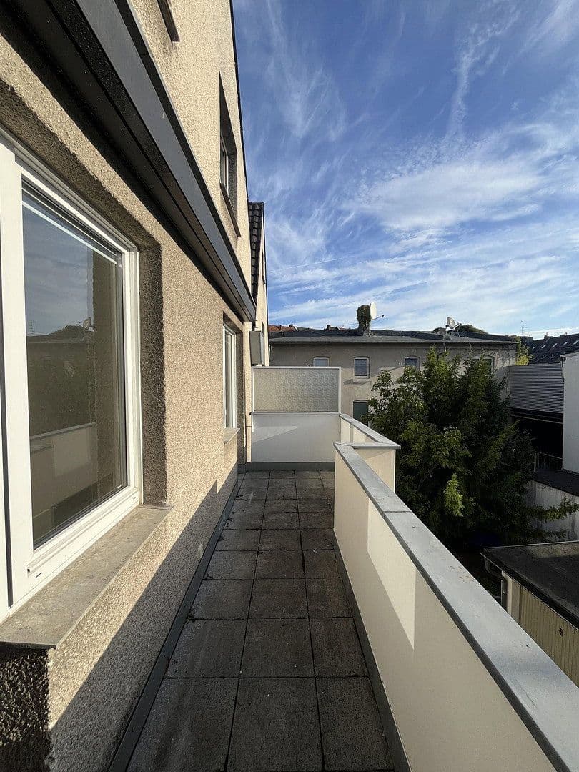 Prenájom bytu 3-izbový 87 m², Mülheimer Freiheit, Köln, Severné Porýnie - Westfálsko Prenájom bytu 3-izbový 87 m², Mülheimer Freiheit, Köln, Severné Porýnie - Westfálsko