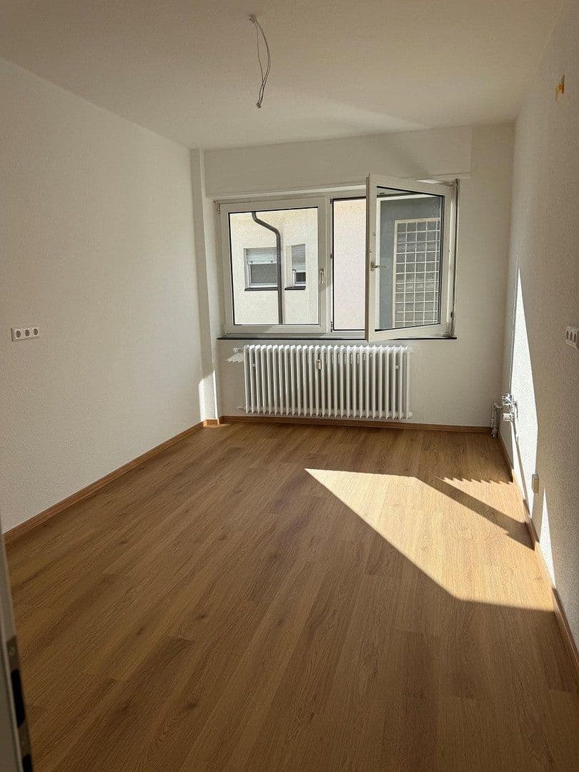 Prenájom bytu 2-izbový 70 m², Emil-Heckel-Straße 12, Mannheim, Bádensko-Wurttembersko Prenájom bytu 2-izbový 70 m², Emil-Heckel-Straße 12, Mannheim, Bádensko-Wurttembersko