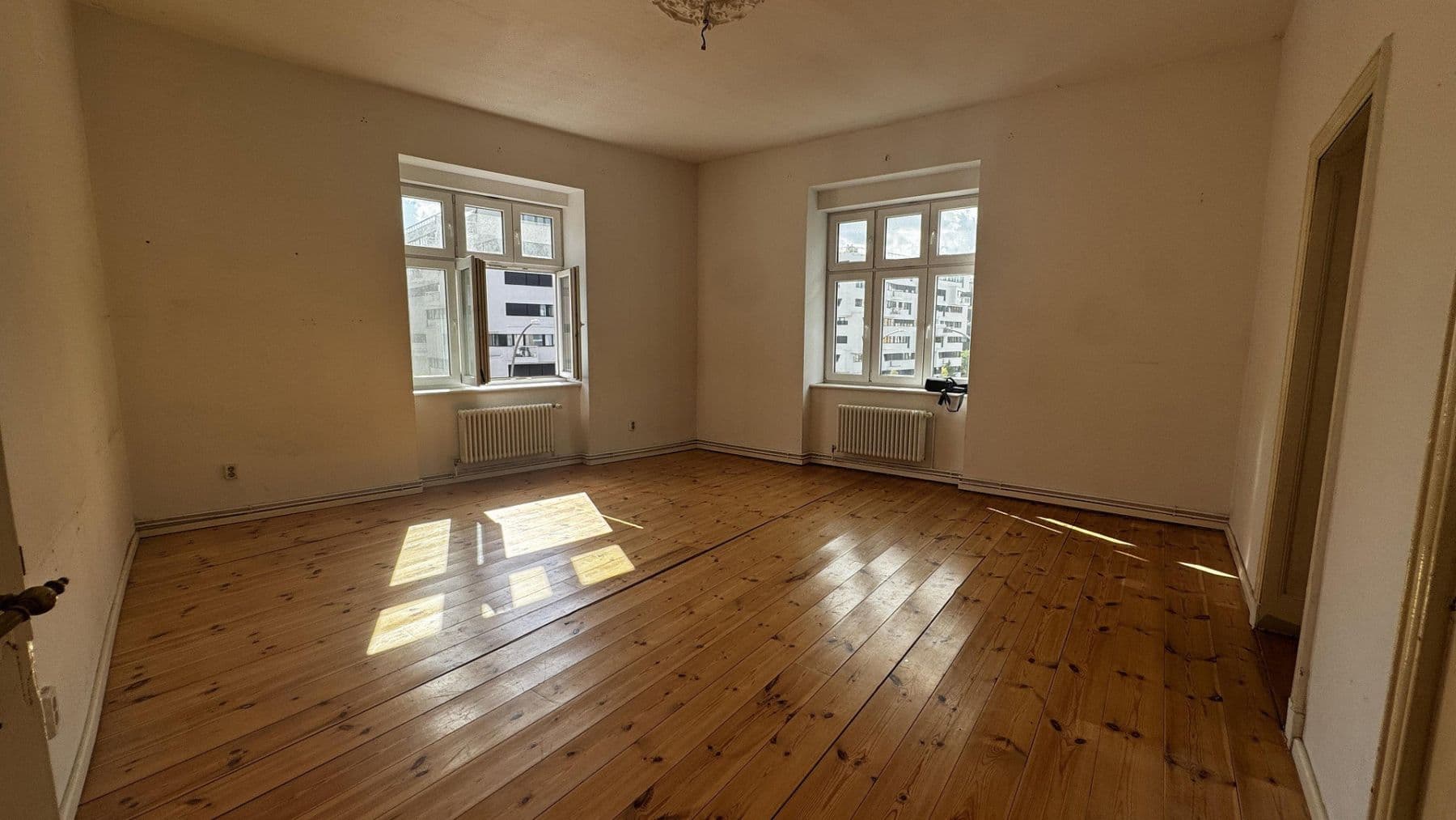 Predaj bytu 4-izbový 107 m², Stralauer Allee 17f, Berlin, Berlín Predaj bytu 4-izbový 107 m², Stralauer Allee 17f, Berlin, Berlín