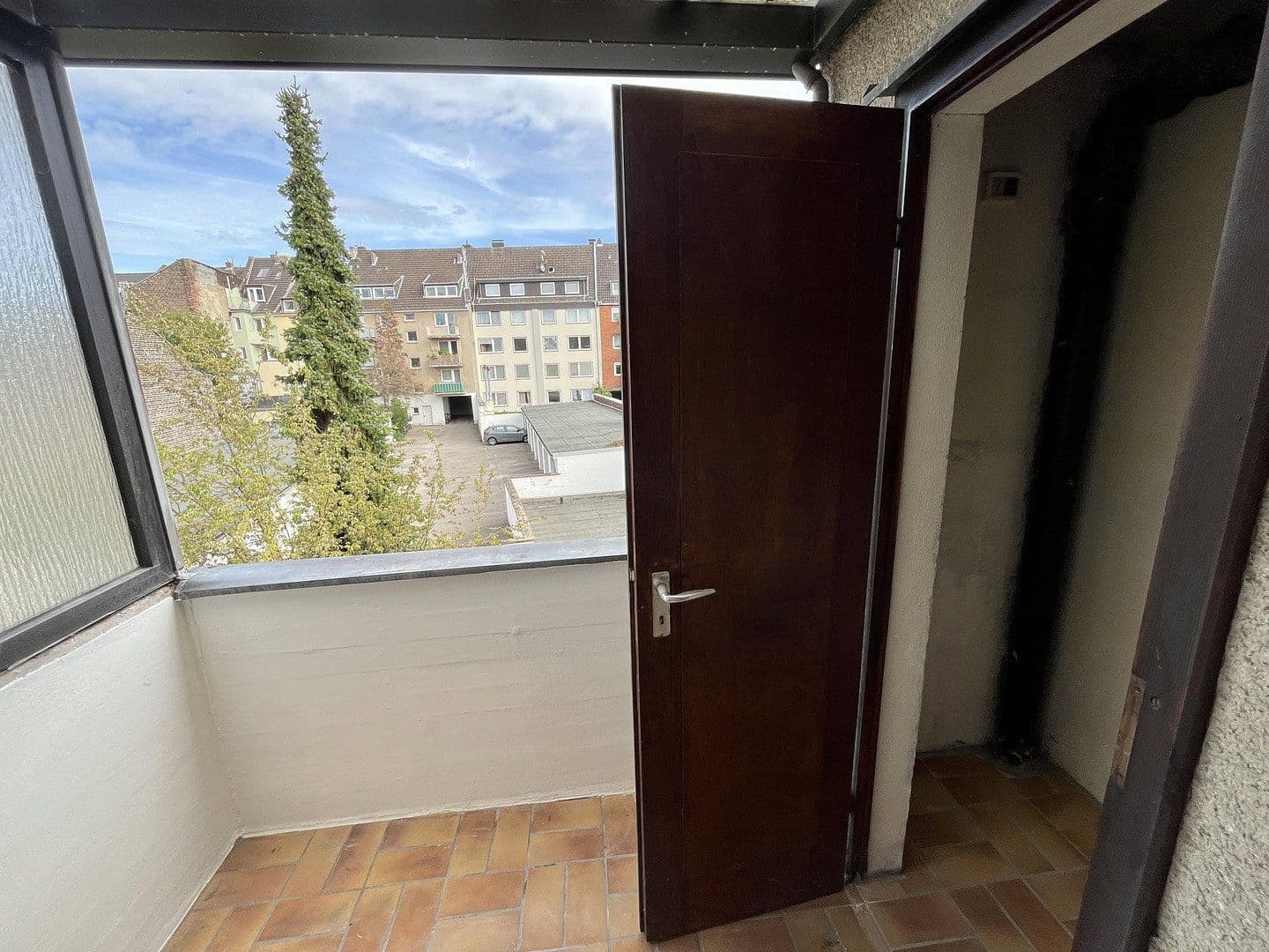 Prenájom bytu 2-izbový 65 m², Mülheimer Freiheit, Köln, Severné Porýnie - Westfálsko Prenájom bytu 2-izbový 65 m², Mülheimer Freiheit, Köln, Severné Porýnie - Westfálsko