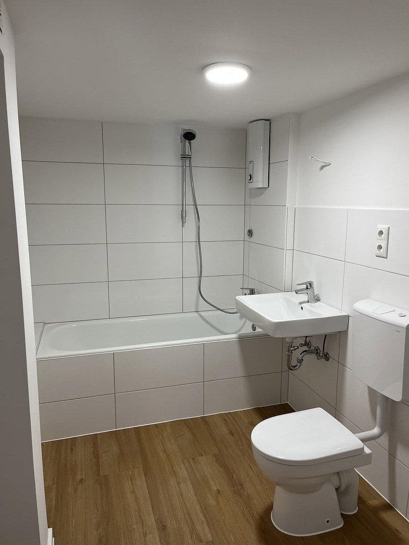 Prenájom bytu 2-izbový 65 m², Mülheimer Freiheit, Köln, Severné Porýnie - Westfálsko Prenájom bytu 2-izbový 65 m², Mülheimer Freiheit, Köln, Severné Porýnie - Westfálsko