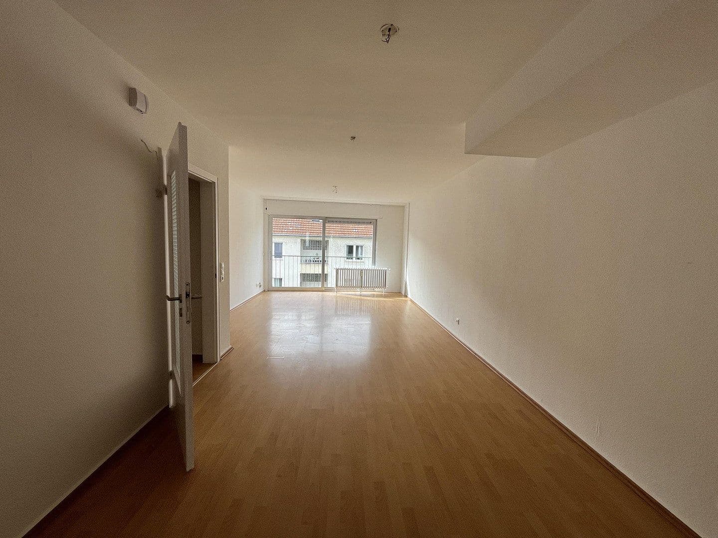 Prenájom bytu 2-izbový 65 m², Mülheimer Freiheit, Köln, Severné Porýnie - Westfálsko Prenájom bytu 2-izbový 65 m², Mülheimer Freiheit, Köln, Severné Porýnie - Westfálsko
