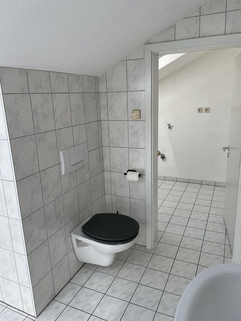 Prenájom bytu 2-izbový 101 m², Oftersheim, Bádensko-Wurttembersko Prenájom bytu 2-izbový 101 m², Oftersheim, Bádensko-Wurttembersko