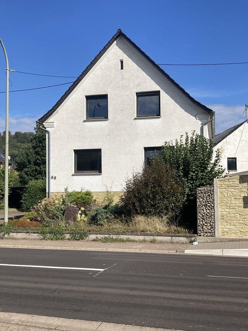 Predaj domu 149 m², pozemok 2.234 m², Dillinger Straße 22, Nalbach, Sársko Predaj domu 149 m², pozemok 2.234 m², Dillinger Straße 22, Nalbach, Sársko