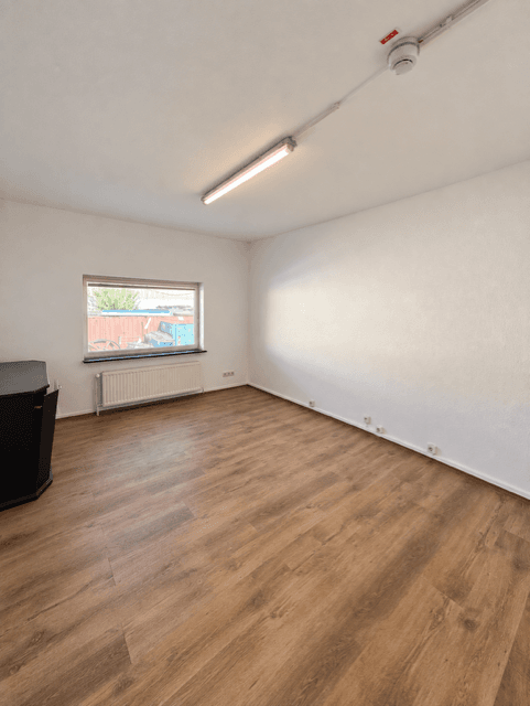 Prenájom nebytového priestoru 725 m², Industriestraße 8, Barsbüttel, Šlezvicko-Holštajnsko Prenájom nebytového priestoru 725 m², Industriestraße 8, Barsbüttel, Šlezvicko-Holštajnsko