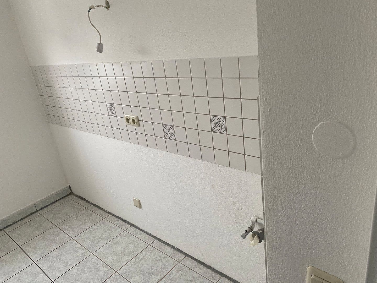Prenájom bytu 3-izbový 90 m², Rostocker Weg 1, Gersthofen, Bavorsko Prenájom bytu 3-izbový 90 m², Rostocker Weg 1, Gersthofen, Bavorsko
