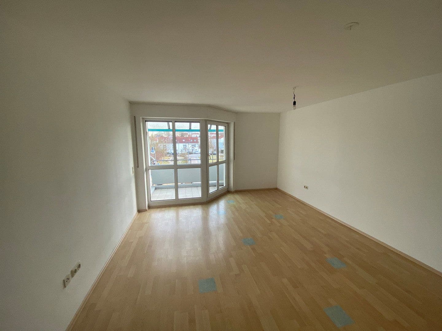 Prenájom bytu 3-izbový 90 m², Rostocker Weg 1, Gersthofen, Bavorsko Prenájom bytu 3-izbový 90 m², Rostocker Weg 1, Gersthofen, Bavorsko