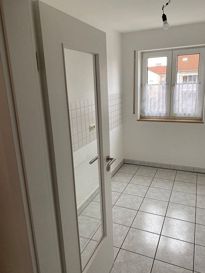 Prenájom bytu 3-izbový 90 m², Rostocker Weg 1, Gersthofen, Bavorsko Prenájom bytu 3-izbový 90 m², Rostocker Weg 1, Gersthofen, Bavorsko