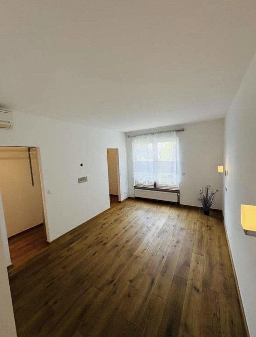 Predaj domu 185 m², pozemok 762 m², Aschaffenburg, Bavorsko Predaj domu 185 m², pozemok 762 m², Aschaffenburg, Bavorsko