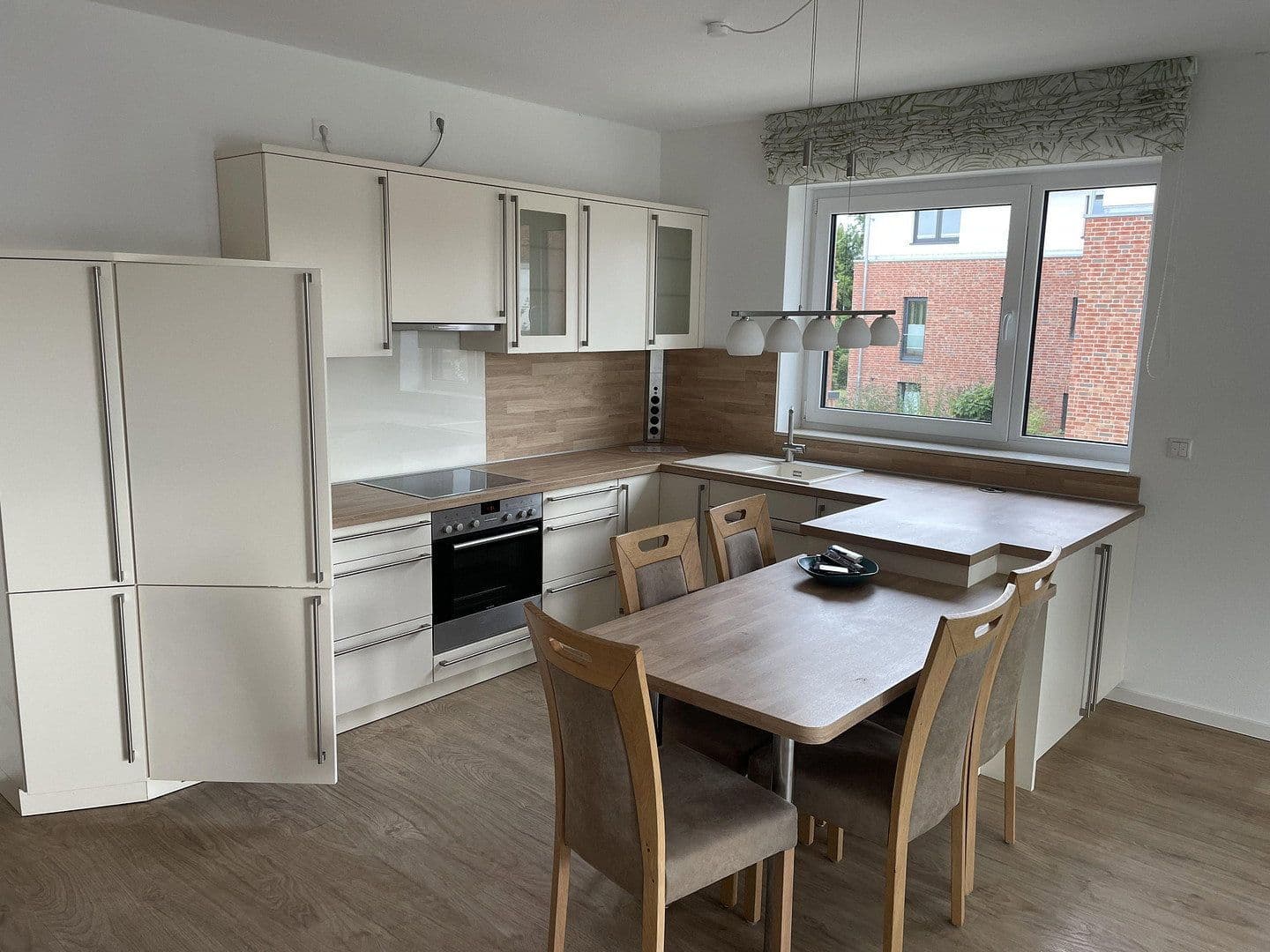 Prenájom bytu 3-izbový 96 m², Schillerstraße 2, Stadthagen, Dolné Sasko Prenájom bytu 3-izbový 96 m², Schillerstraße 2, Stadthagen, Dolné Sasko