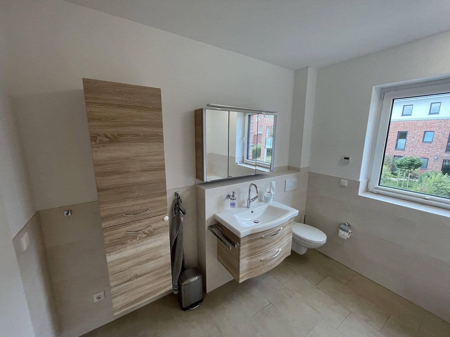 Prenájom bytu 3-izbový 96 m², Schillerstraße 2, Stadthagen, Dolné Sasko Prenájom bytu 3-izbový 96 m², Schillerstraße 2, Stadthagen, Dolné Sasko
