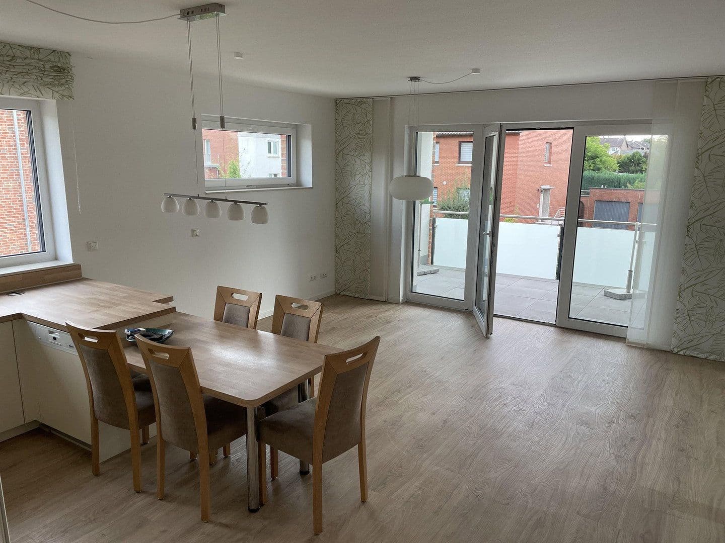 Prenájom bytu 3-izbový 96 m², Schillerstraße 2, Stadthagen, Dolné Sasko Prenájom bytu 3-izbový 96 m², Schillerstraße 2, Stadthagen, Dolné Sasko