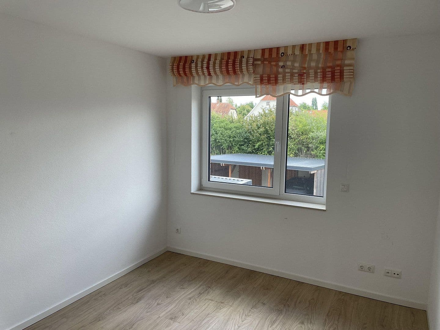 Prenájom bytu 3-izbový 96 m², Schillerstraße 2, Stadthagen, Dolné Sasko Prenájom bytu 3-izbový 96 m², Schillerstraße 2, Stadthagen, Dolné Sasko