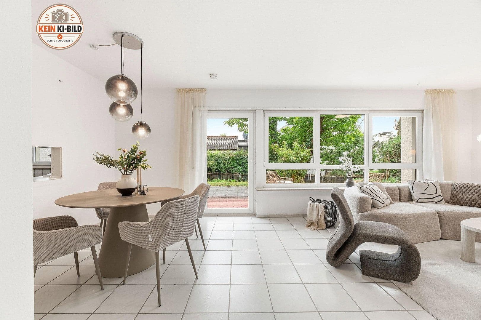Predaj domu 110 m², pozemok 365 m², Spitzwiesenweg 8, Eningen unter Achalm, Bádensko-Wurttembersko Predaj domu 110 m², pozemok 365 m², Spitzwiesenweg 8, Eningen unter Achalm, Bádensko-Wurttembersko