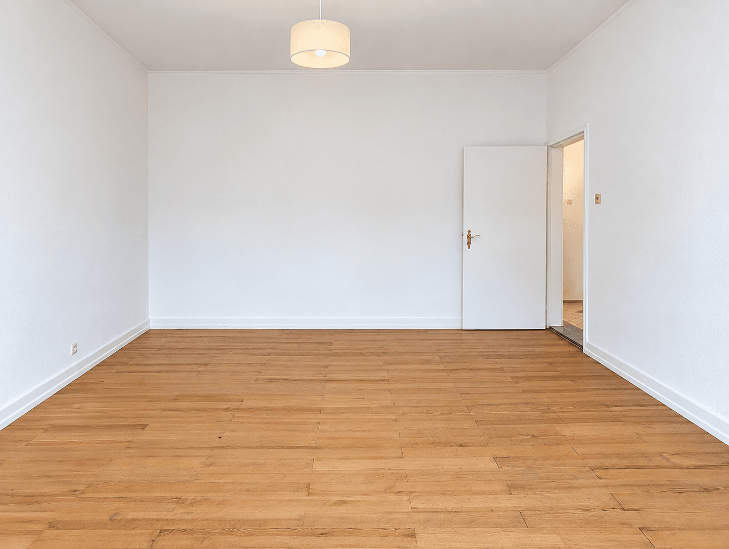 Prenájom bytu 3-izbový 79 m², Karlsruhe, Bádensko-Wurttembersko Prenájom bytu 3-izbový 79 m², Karlsruhe, Bádensko-Wurttembersko