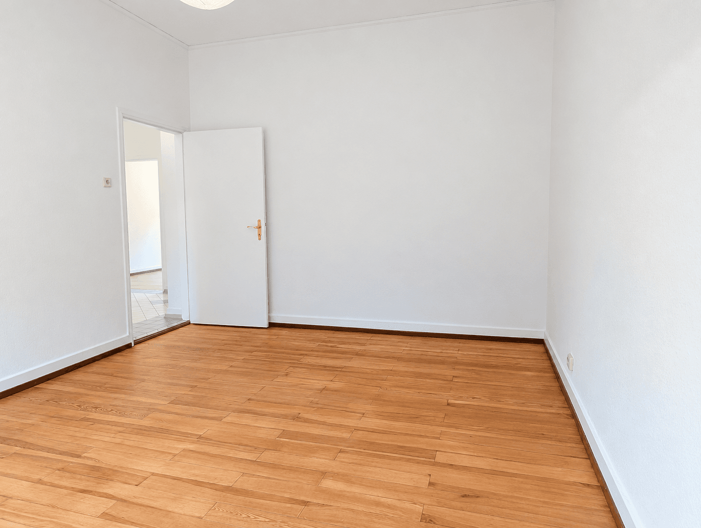 Prenájom bytu 3-izbový 79 m², Karlsruhe, Bádensko-Wurttembersko Prenájom bytu 3-izbový 79 m², Karlsruhe, Bádensko-Wurttembersko