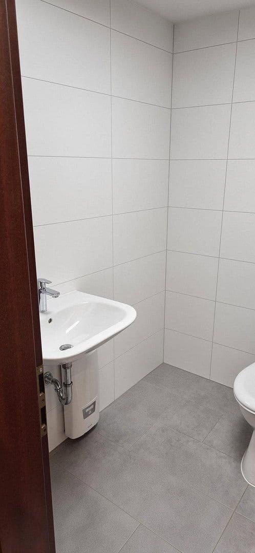 Prenájom bytu 3-izbový 87 m², Wingertstr. 69, Mannheim, Bádensko-Wurttembersko Prenájom bytu 3-izbový 87 m², Wingertstr. 69, Mannheim, Bádensko-Wurttembersko