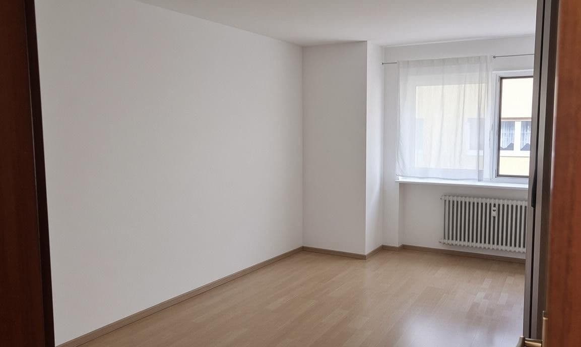 Prenájom bytu 3-izbový 87 m², Wingertstr. 69, Mannheim, Bádensko-Wurttembersko Prenájom bytu 3-izbový 87 m², Wingertstr. 69, Mannheim, Bádensko-Wurttembersko