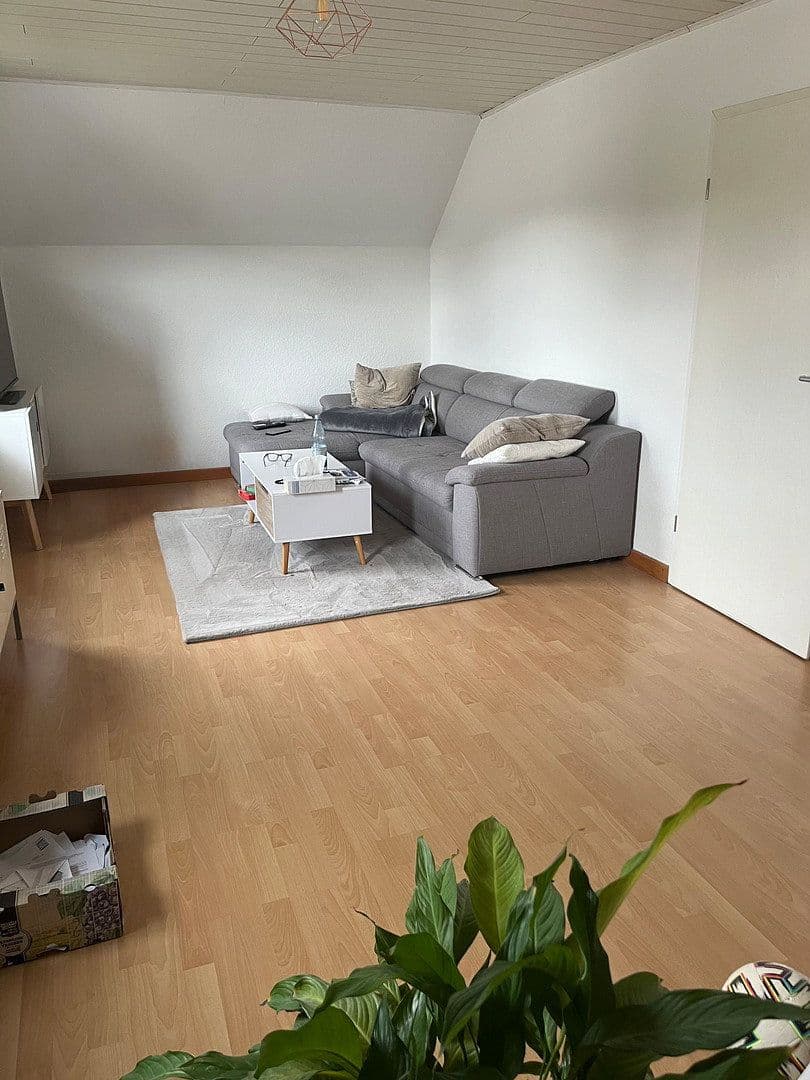 Prenájom bytu 4-izbový 95 m², Niedernhausen, Hesensko Prenájom bytu 4-izbový 95 m², Niedernhausen, Hesensko
