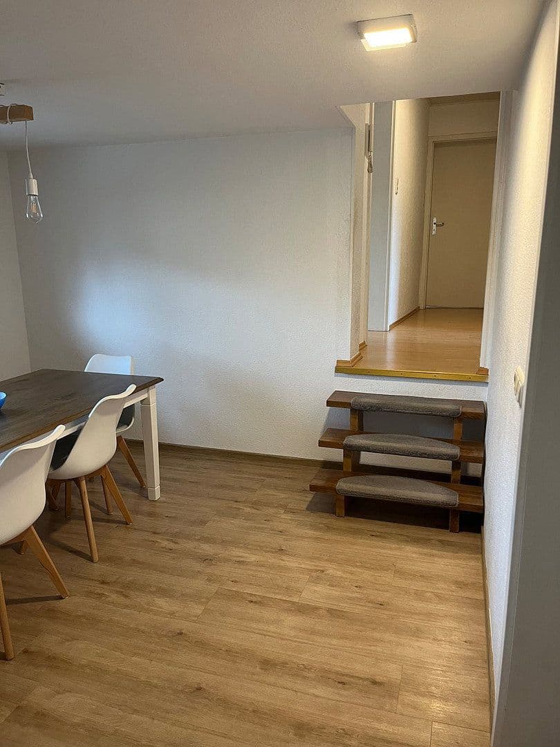 Prenájom bytu 4-izbový 95 m², Niedernhausen, Hesensko Prenájom bytu 4-izbový 95 m², Niedernhausen, Hesensko
