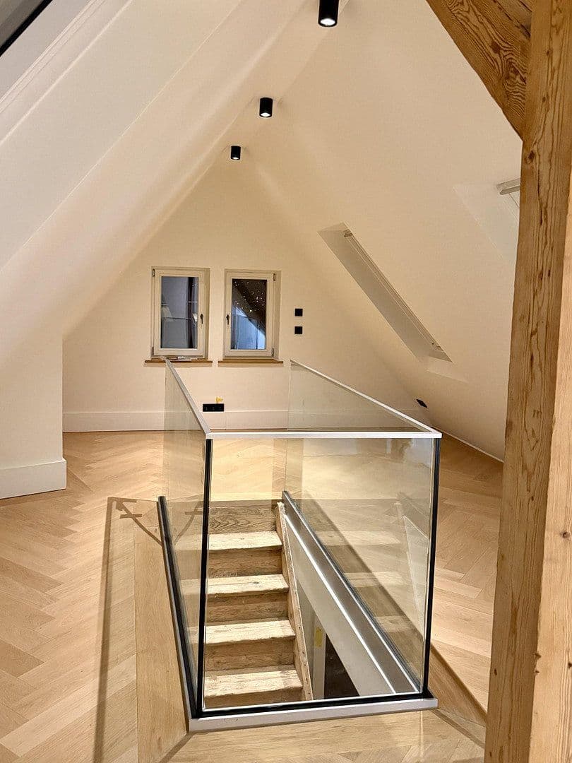 Prenájom bytu 4-izbový 67 m², Stuttgart, Bádensko-Wurttembersko Prenájom bytu 4-izbový 67 m², Stuttgart, Bádensko-Wurttembersko