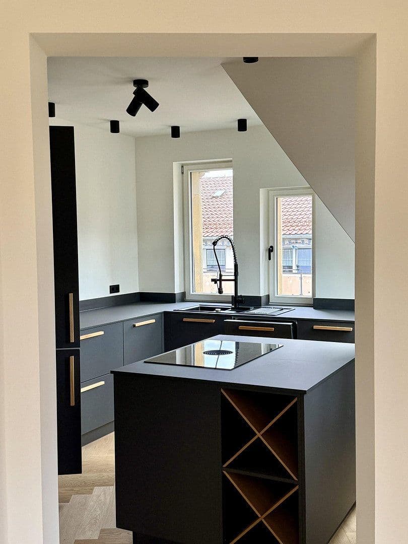 Prenájom bytu 3-izbový 118 m², Stuttgart, Bádensko-Wurttembersko Prenájom bytu 3-izbový 118 m², Stuttgart, Bádensko-Wurttembersko