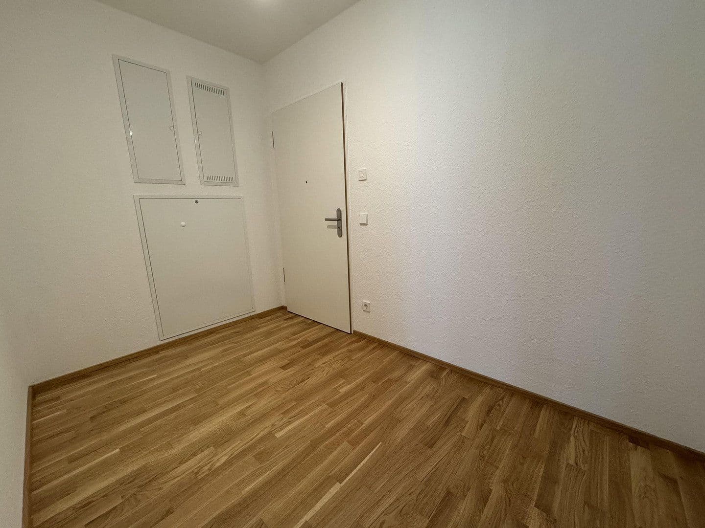 Prenájom bytu 4-izbový 97 m², Dornbirnerstr 4, Feuerbach, Bádensko-Wurttembersko Prenájom bytu 4-izbový 97 m², Dornbirnerstr 4, Feuerbach, Bádensko-Wurttembersko
