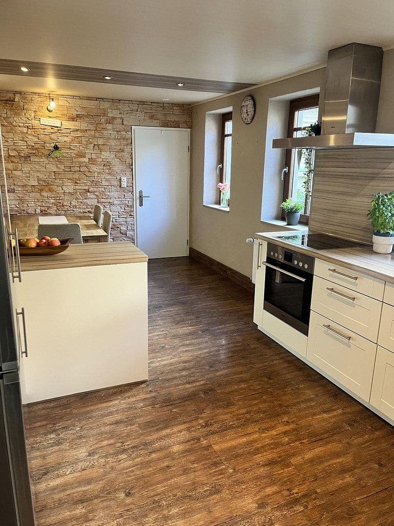 Predaj domu 230 m², pozemok 174 m², Bingen am Rhein, Porýnie-Falcko Predaj domu 230 m², pozemok 174 m², Bingen am Rhein, Porýnie-Falcko