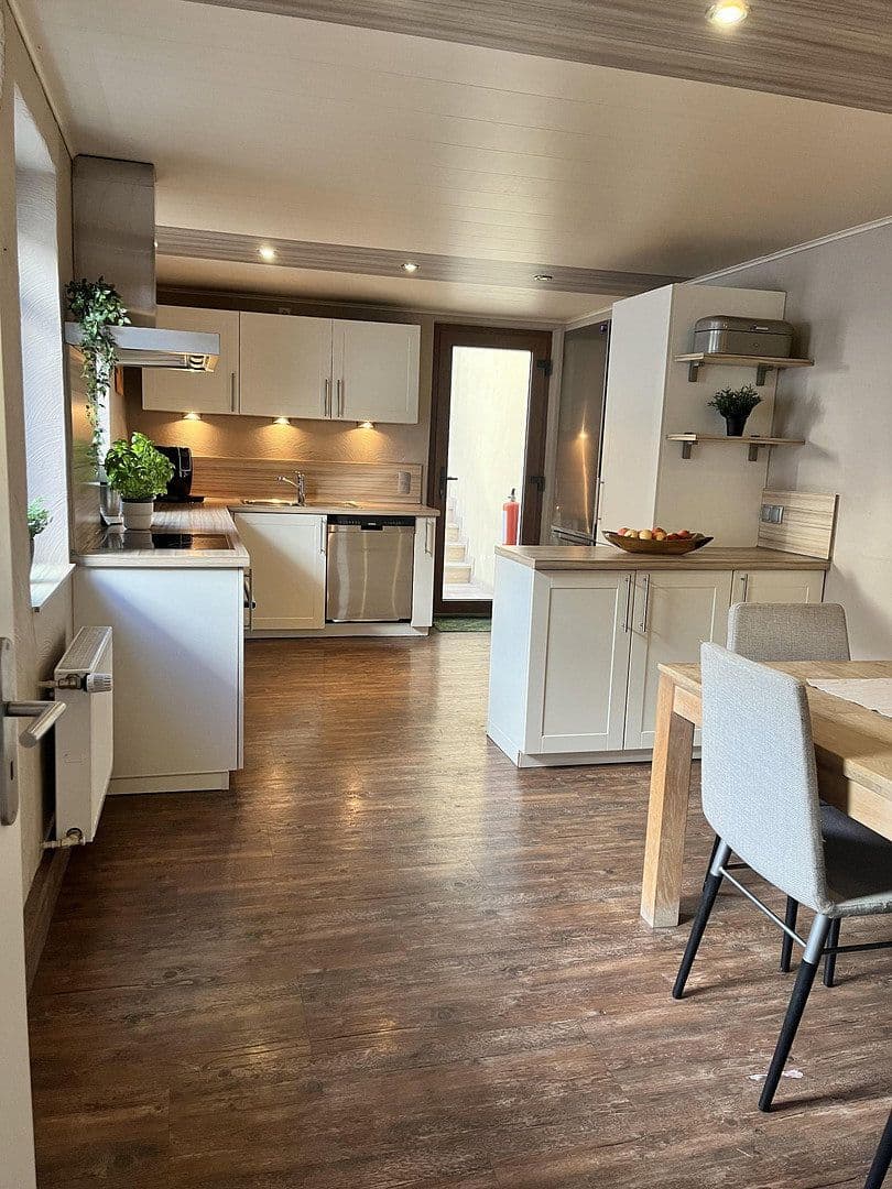 Predaj domu 230 m², pozemok 174 m², Bingen am Rhein, Porýnie-Falcko Predaj domu 230 m², pozemok 174 m², Bingen am Rhein, Porýnie-Falcko