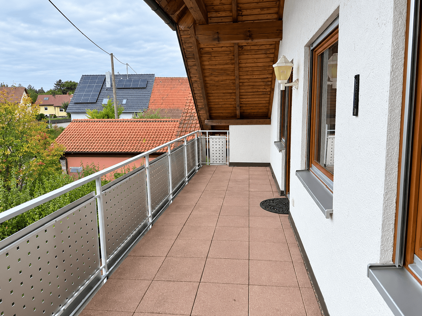Prenájom bytu 4-izbový 96 m², Neuhausen, Bádensko-Wurttembersko Prenájom bytu 4-izbový 96 m², Neuhausen, Bádensko-Wurttembersko