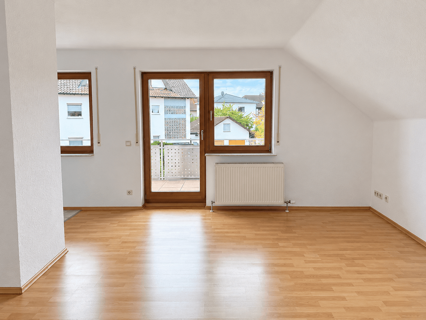 Prenájom bytu 4-izbový 96 m², Neuhausen, Bádensko-Wurttembersko Prenájom bytu 4-izbový 96 m², Neuhausen, Bádensko-Wurttembersko