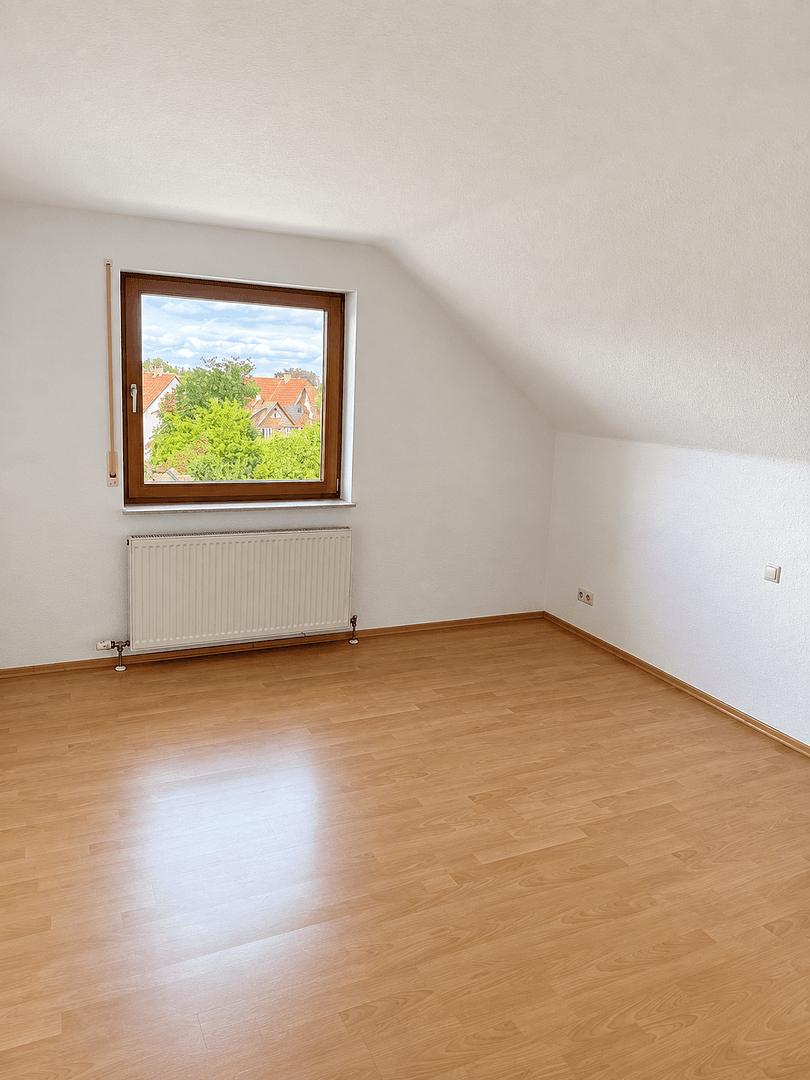 Prenájom bytu 4-izbový 96 m², Neuhausen, Bádensko-Wurttembersko Prenájom bytu 4-izbový 96 m², Neuhausen, Bádensko-Wurttembersko