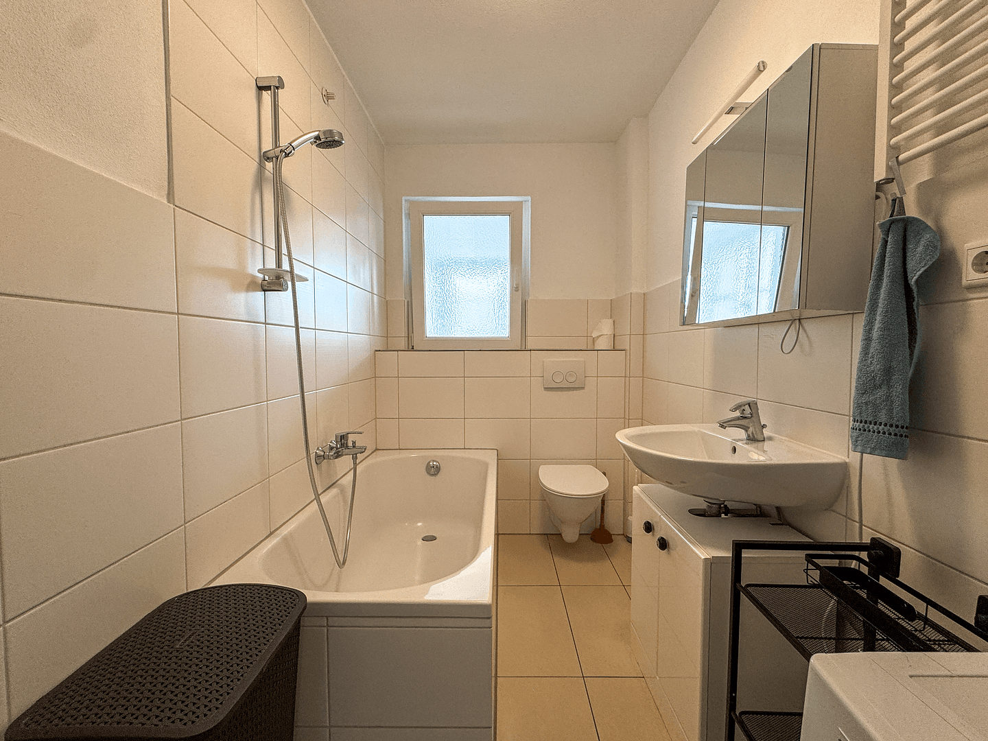 Prenájom bytu 3-izbový 75 m², Leverkusen, Severné Porýnie - Westfálsko Prenájom bytu 3-izbový 75 m², Leverkusen, Severné Porýnie - Westfálsko