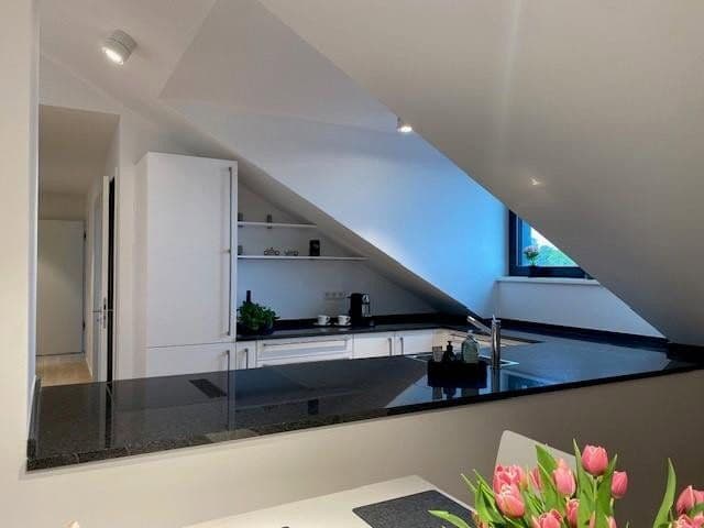 Prenájom bytu 2-izbový 114 m², München, Bavorsko Prenájom bytu 2-izbový 114 m², München, Bavorsko
