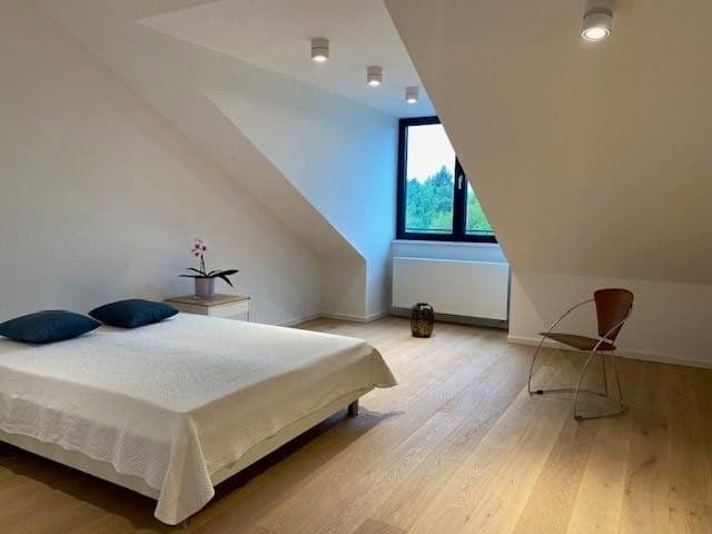 Prenájom bytu 2-izbový 114 m², München, Bavorsko Prenájom bytu 2-izbový 114 m², München, Bavorsko