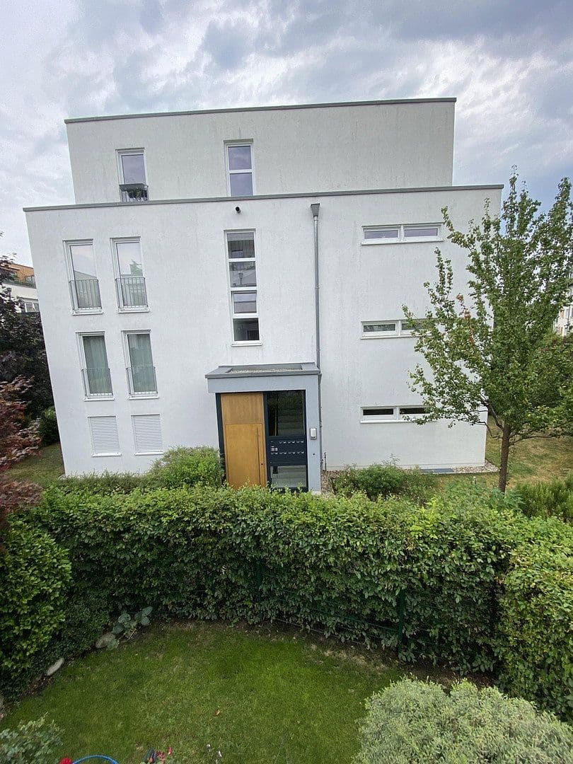 Prenájom bytu 3-izbový 85 m², Köln, Severné Porýnie - Westfálsko Prenájom bytu 3-izbový 85 m², Köln, Severné Porýnie - Westfálsko