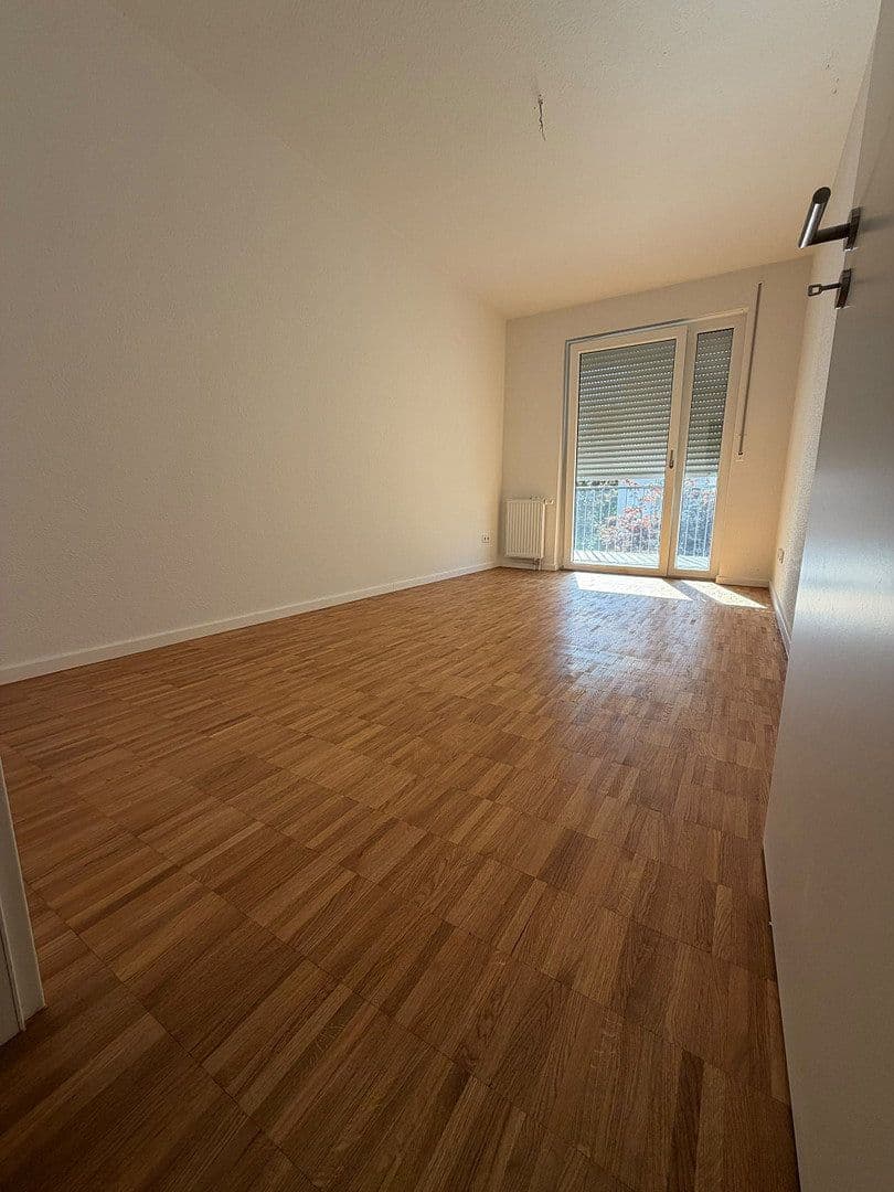 Prenájom bytu 3-izbový 85 m², Köln, Severné Porýnie - Westfálsko Prenájom bytu 3-izbový 85 m², Köln, Severné Porýnie - Westfálsko
