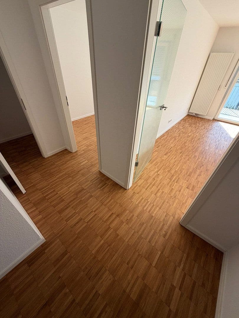 Prenájom bytu 3-izbový 85 m², Köln, Severné Porýnie - Westfálsko Prenájom bytu 3-izbový 85 m², Köln, Severné Porýnie - Westfálsko